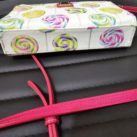 Dooney & Burke Rare Hard to find Lollipop crossbody/ clutch. Excellent condition - Picture 10 of 15